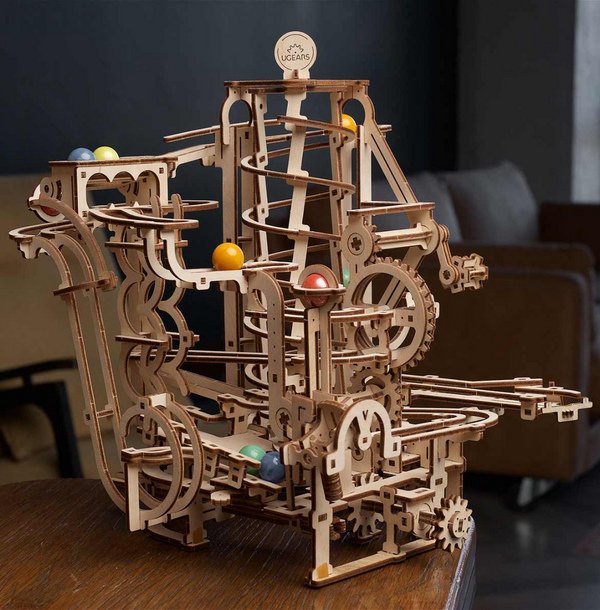 Marble Run Spiral Hoist